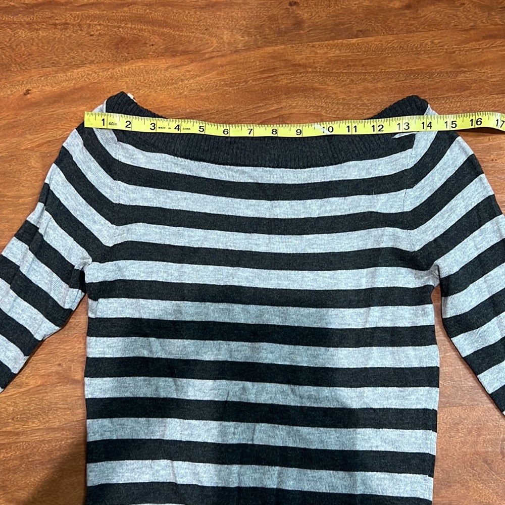 Forever 21 1/4 sleeve Sweater Shirt light weight - Picture 4 of 7